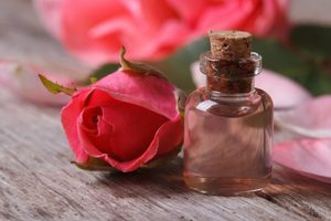 Розовое масло полезные свойства и противопоказания thumbnail